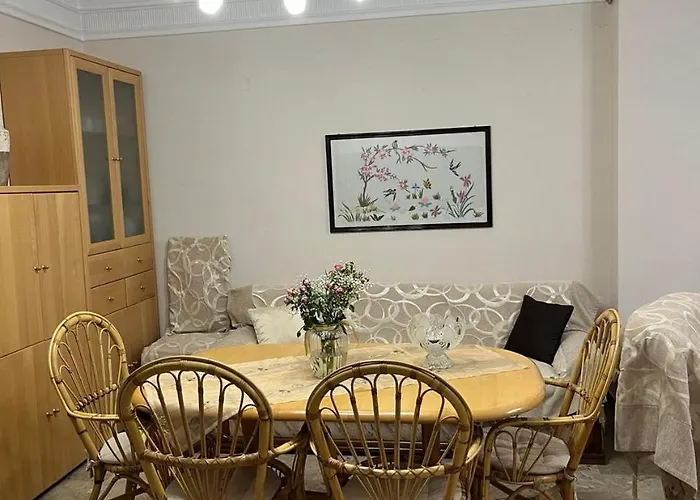 Sofies 公寓 Néa Péramos