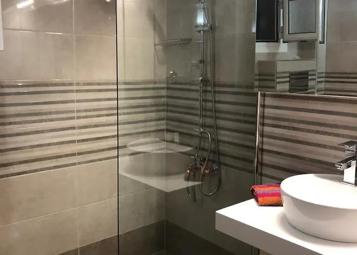 Sofies 公寓 Néa Péramos